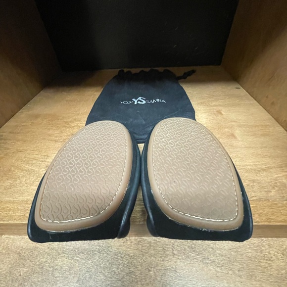 Yosi Samra Foldable Ballet Flat in Black Leather - Picture 9 of 10